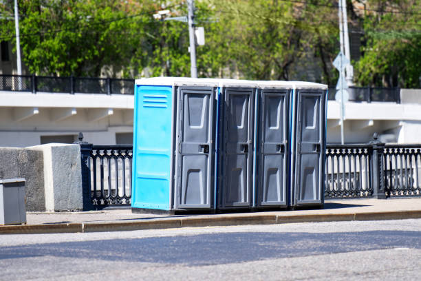 Porta potty delivery and setup in Chicago Ridge, IL